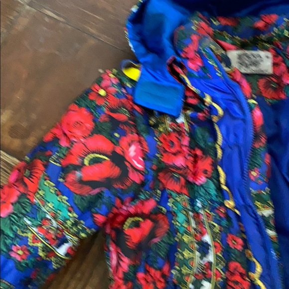 Really Beautiful down jacket. - Picture 2 of 10